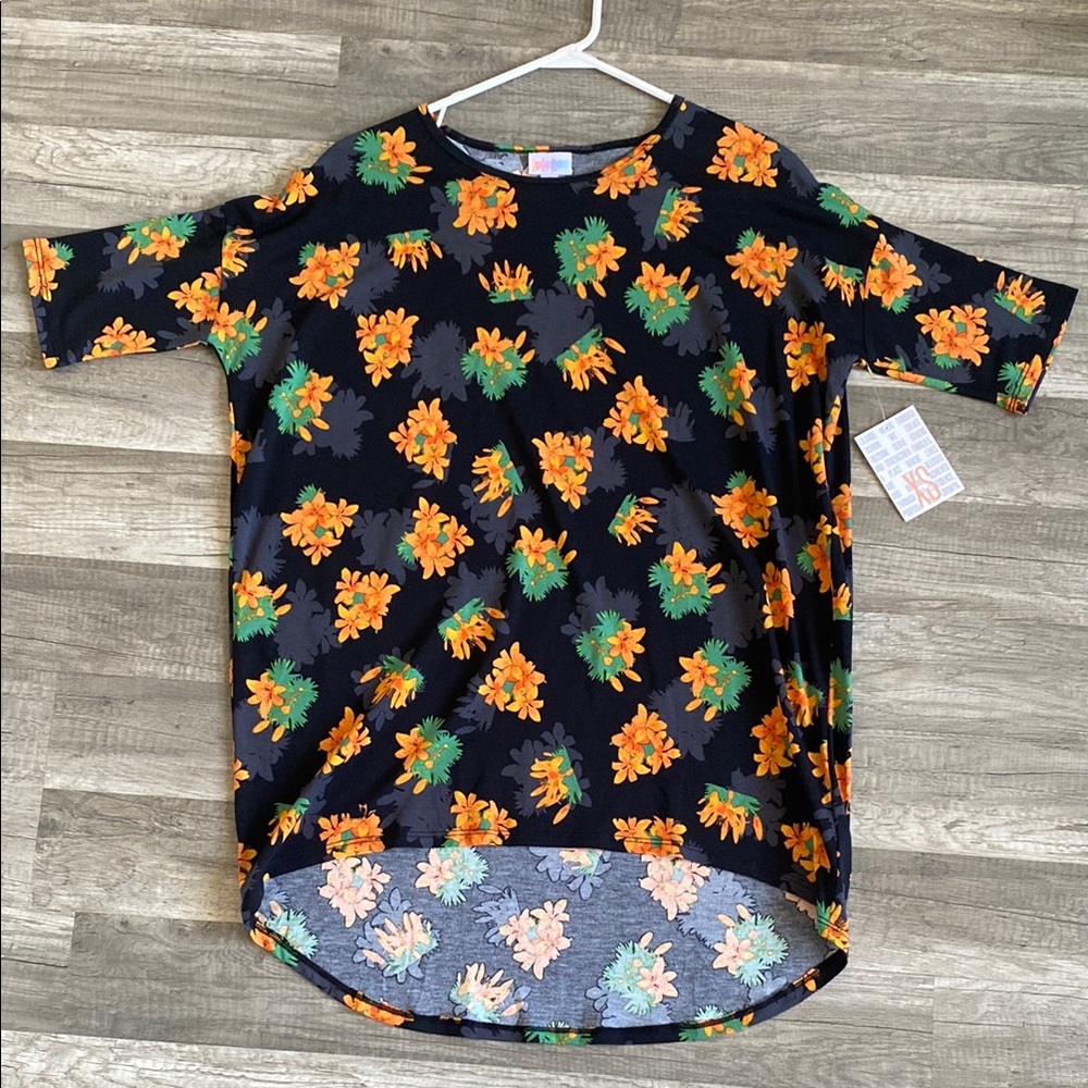 ❤️ 3/$15 Vibrant Black and Orange Floral Tee Short Sleeve C